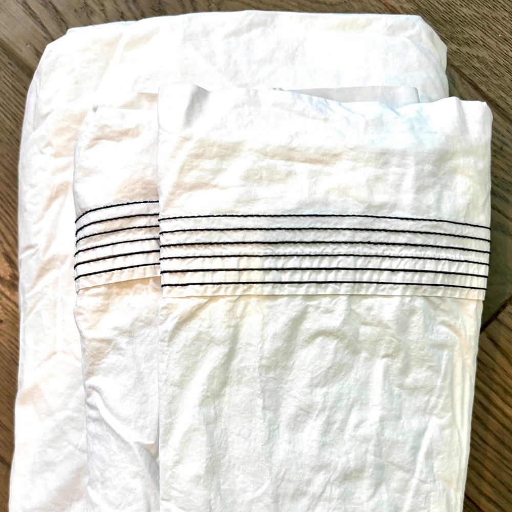 COPY - COPY - West Elm King Pillowcases and 1 King Fitted Sheet.  100% Organic …